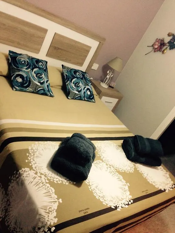 Apartamentos Dalinium Figueres 0*, Figueres (Girona)